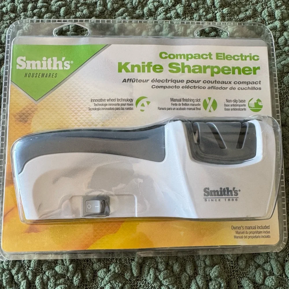 SMITH Compact Electric Knife Sharpener in White and Gray